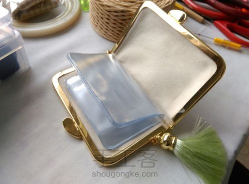 玫瑰刺绣口金卡包 第10步