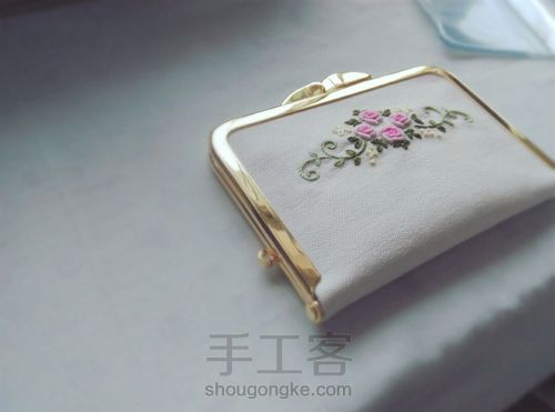 玫瑰刺绣口金卡包 第8步