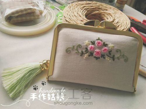 玫瑰刺绣口金卡包 第9步