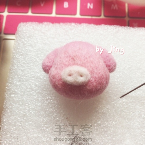 emoji小猪爱心羊毛毡🐷 第5步