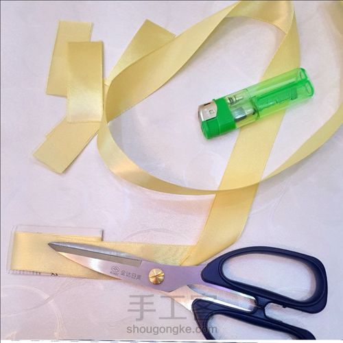 丝带玫瑰挂饰 第2步