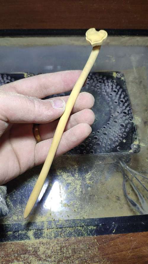 小叶黄杨发簪 第4步