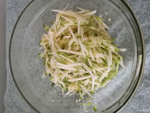 西葫芦饼 第1步