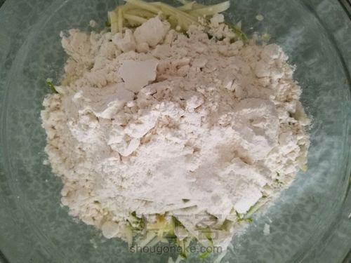 西葫芦饼 第2步