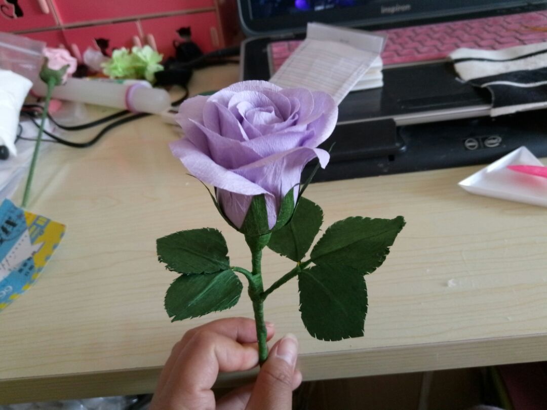 纸藤制作的玫瑰花