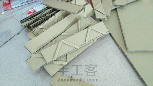 DIY废纸箱机器人瓦力 第2步