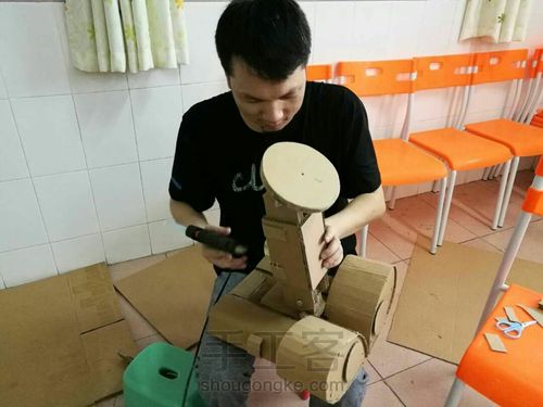 DIY废纸箱机器人瓦力 第23步