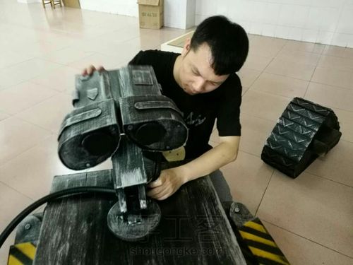 DIY废纸箱机器人瓦力 第29步