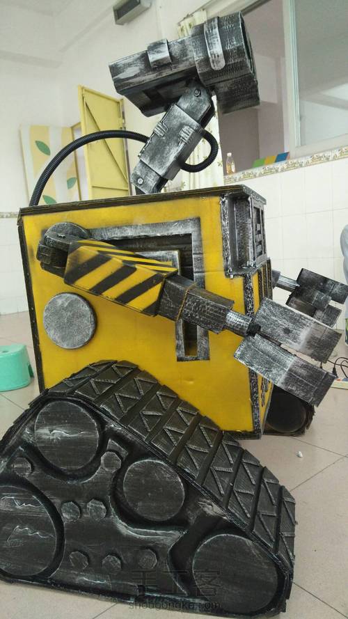 DIY废纸箱机器人瓦力 第31步