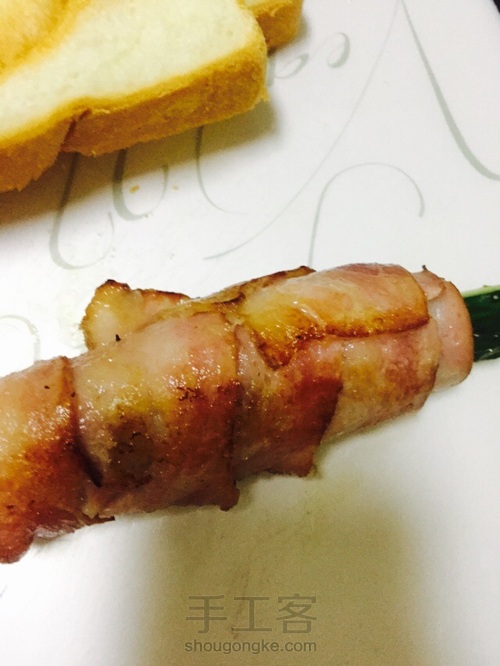 培根黄瓜卷+蔬菜沙拉鸡蛋三明治 第6步