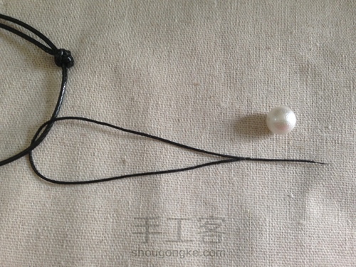 珍珠 蜡线手绳手链编织教程 第3步