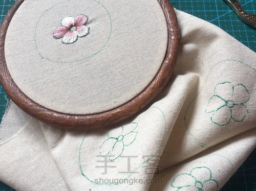 长短针练习作之一朵小花 第5步