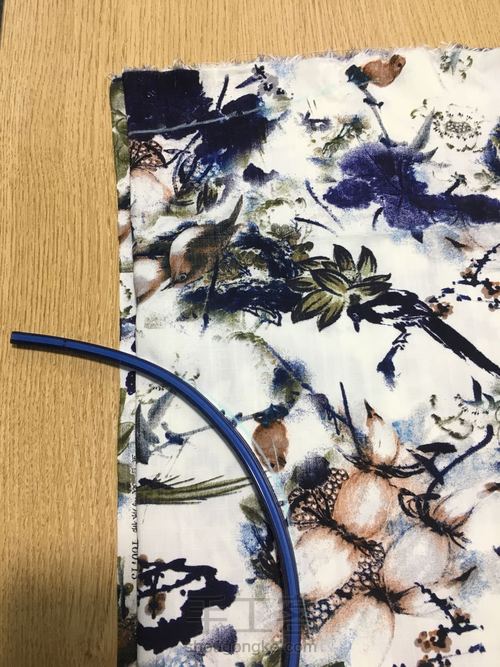 中老年棉绸卷袖连衣裙 第6步