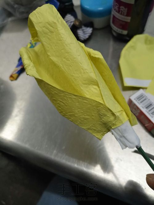 对手残党非常友好的超简易手揉纸玫瑰！ 第12步