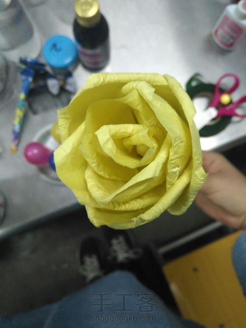 对手残党非常友好的超简易手揉纸玫瑰！ 第16步