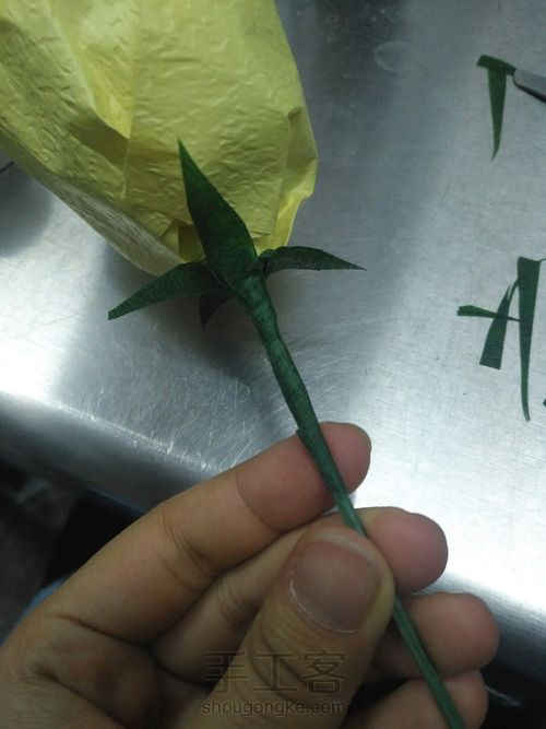 对手残党非常友好的超简易手揉纸玫瑰！ 第20步