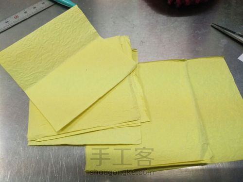 对手残党非常友好的超简易手揉纸玫瑰! 第3步