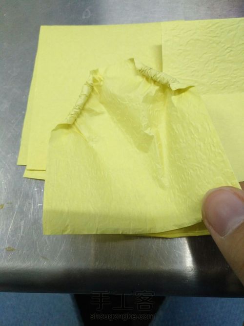 对手残党非常友好的超简易手揉纸玫瑰! 第6步