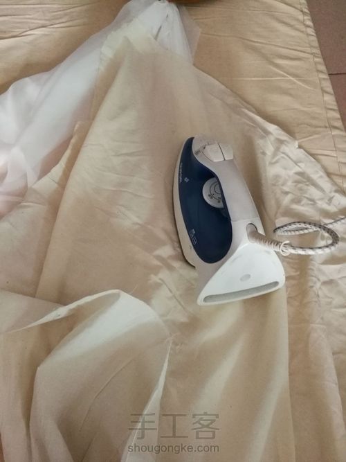 白色连衣裙 第4步