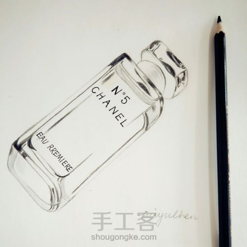 彩铅3d立体香奈儿5号香水瓶手绘 第2步