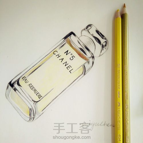 彩铅3d立体香奈儿5号香水瓶手绘 第3步