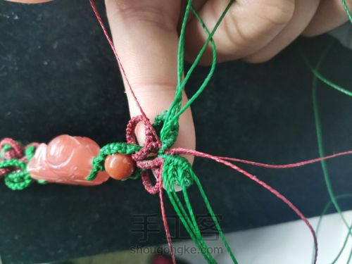 【原创】沉迷红配绿的南红花牌手绳 第10步