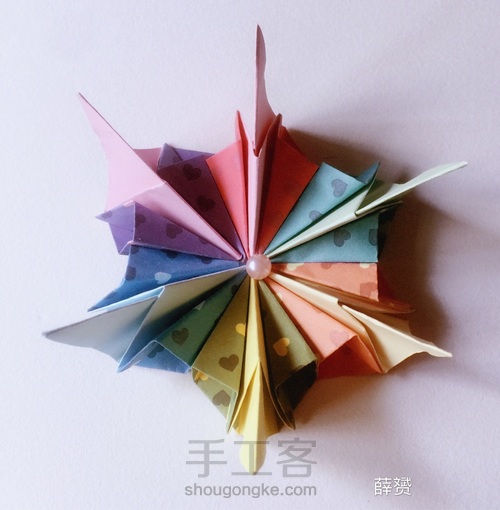 (纸花系列六十九)一款纸花折法 第12步