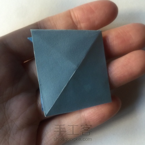 （纸花系列七十一）一款花苞纸花折法 第8步