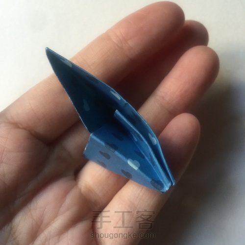 （纸花系列七十一）一款花苞纸花折法 第12步