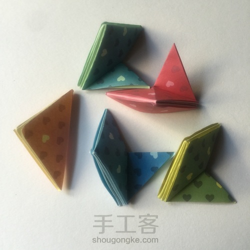 （纸花系列七十一）一款花苞纸花折法 第13步