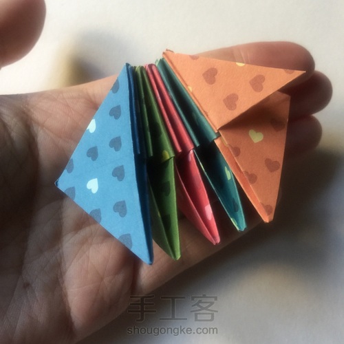 （纸花系列七十一）一款花苞纸花折法 第14步