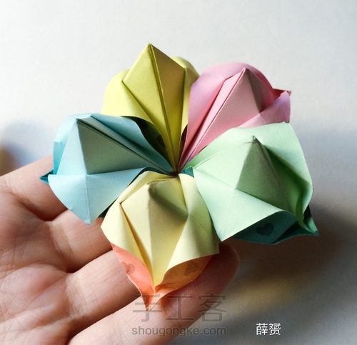 （纸花系列七十一）一款花苞纸花折法 第18步