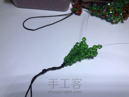 串珠圣诞树挂饰（1） 第15步