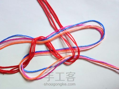 红彩股绳手链 第1步