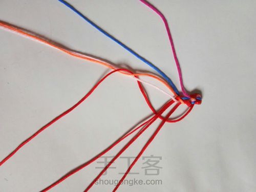 红彩股绳手链 第7步