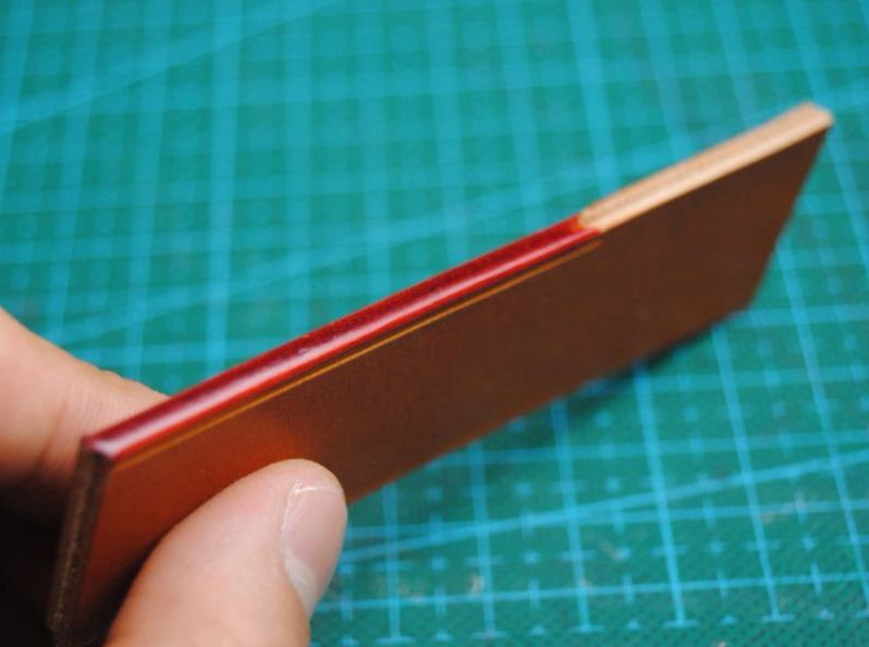 手工皮具入门教程，叫你如何用简单的工具封出漂亮的皮边。