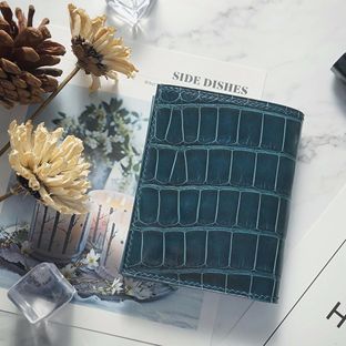 DIANA 深黛蓝鳄鱼竖款短夹