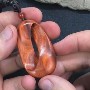 莫比乌斯！走不出去的循环。