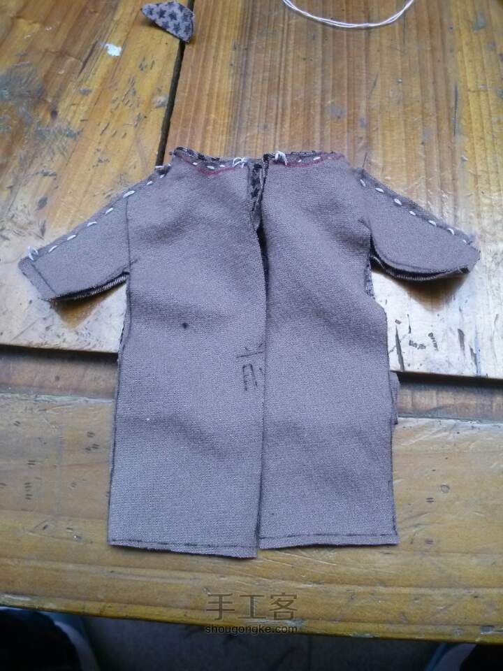 芭比娃娃的时尚大衣制作教程