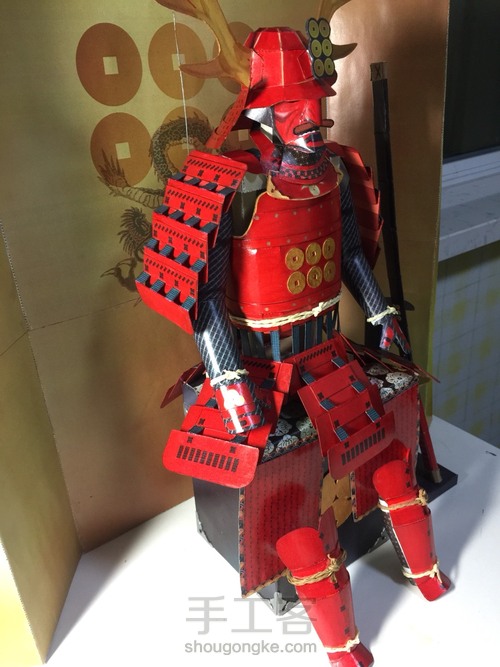 背景屏风要用高密度的大块硬纸板加厚,加固第17步:第18步:这是未用